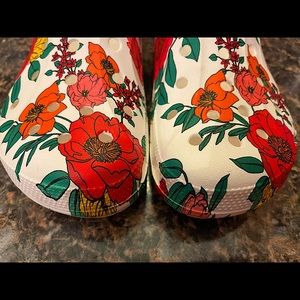Crocs floral clogs